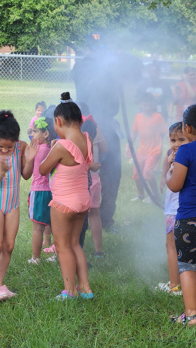 EvaHall53887957's tweet photo. More Summer Camp fun! @Hinojosa_AISD/ @Keeble_AISD #summerrush #aldinesummercamp @brainardjill @JulieSustaita2 @kojessie @AldineRUSH https://t.co/lKlNGJ4279