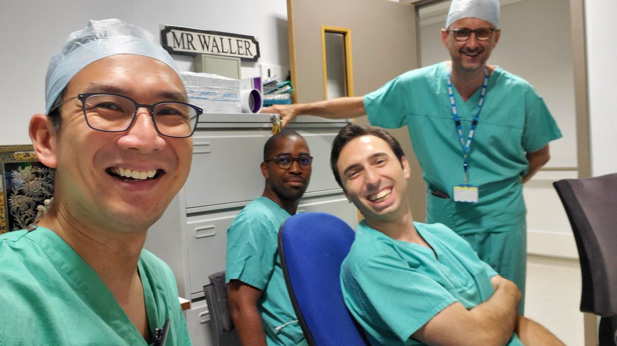 What a great day at @BartsHospital performing #robotic pulmonary 🫁 segmentectomies with Sasha Stamenkovic🦾and assisting to bronchoscopic microwave-ablations with Kelvin Lau and Cecilia Pompili !! 
Good vibes, great surgeons, amazing expirience!