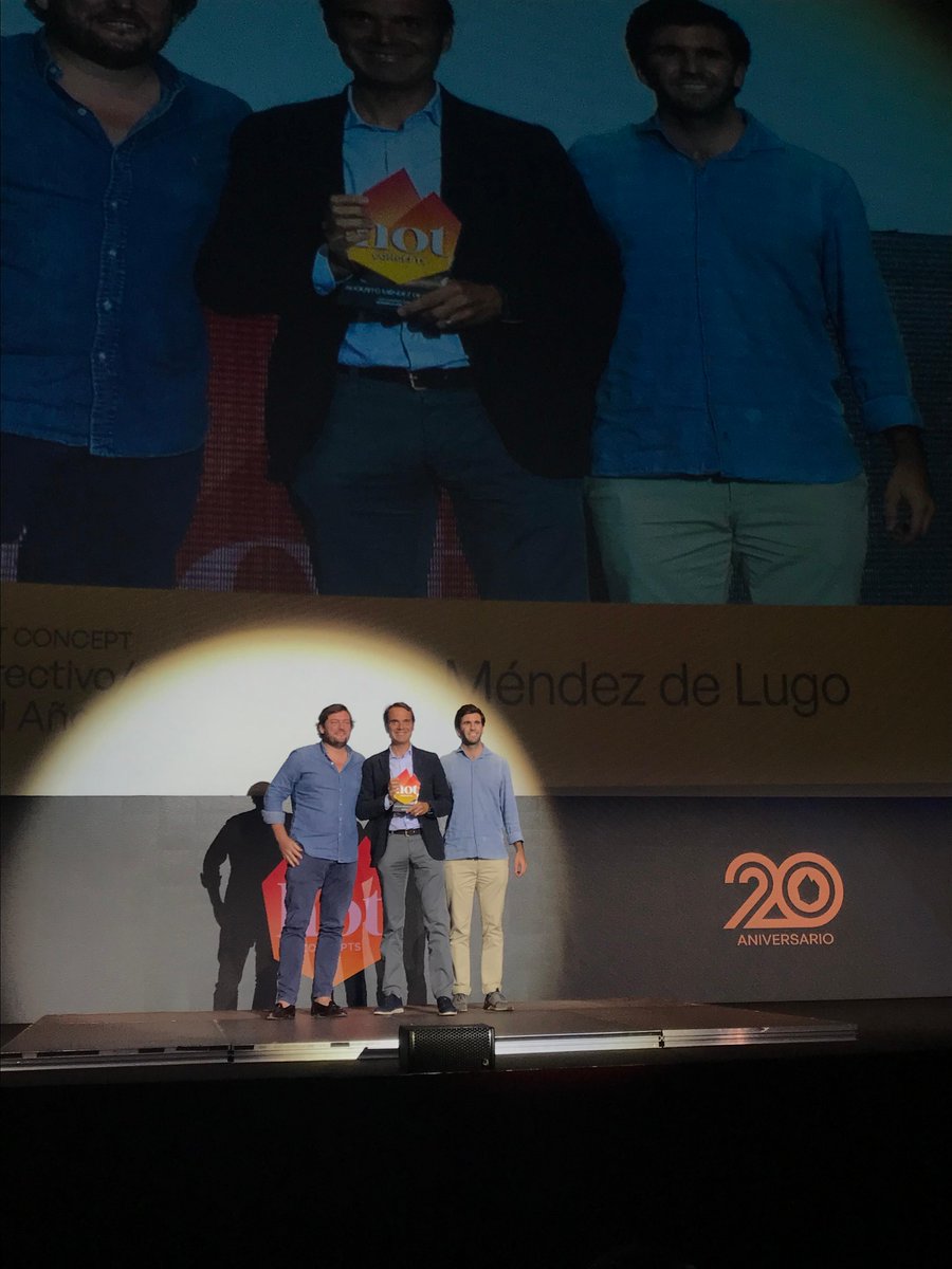 RN_revista's tweet photo. 🏆 El Hot Concept al Directivo del Año es para Augusto Méndez de Lugo, General Manager de Avanza Food. ¡Enhorabuena! 🙌 Patrocinado por Foodcoin (@FoodCoin_global). Lo entregan Ricardo Marín, su CEO y Beltrán Soto, de @Restaliagrupo y miembro del jurado. #HotConcepts23 https://t.co/QhsPRLrH4x