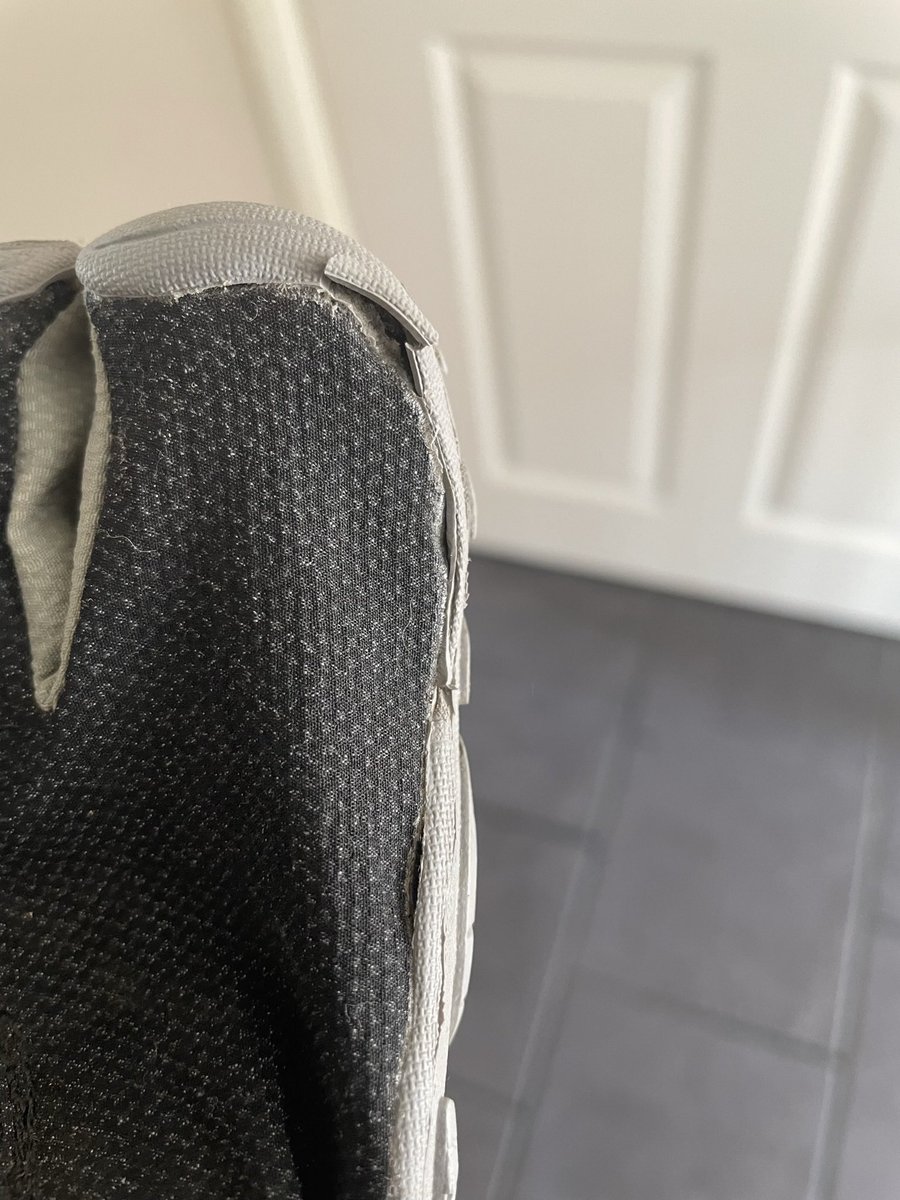 theprotohipste1's tweet photo. Feeling sad. After only a few months wear my @Vibram5Fingers have started to delaminate. No response from retailer in uk. @CharlesBirchLtd 
@vibram https://t.co/uNfWkRtidk