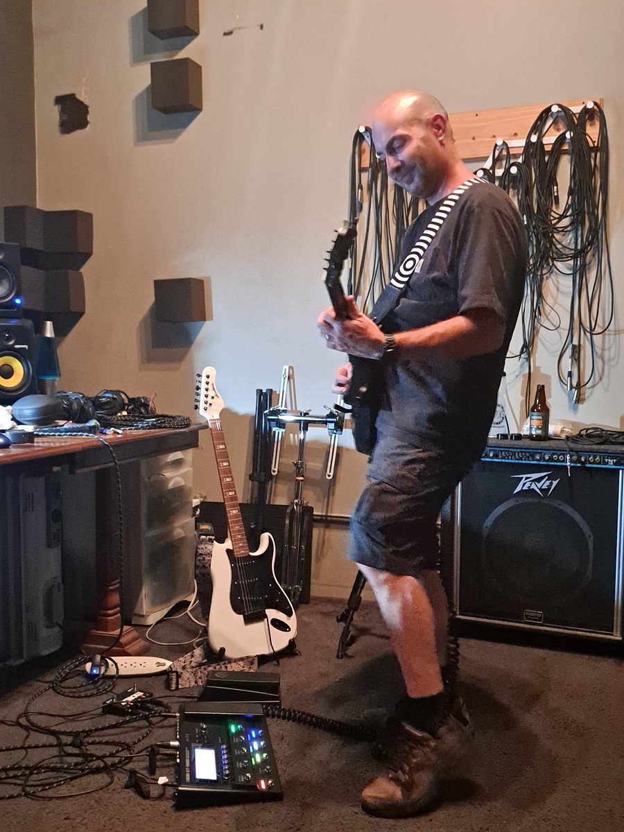 Modiviccan's tweet image. Eric was laying down guitar tracks last night for "Anyway You Let Go" and "What Have You"
#Chicagomusic
#recordingstudio 
#rockband