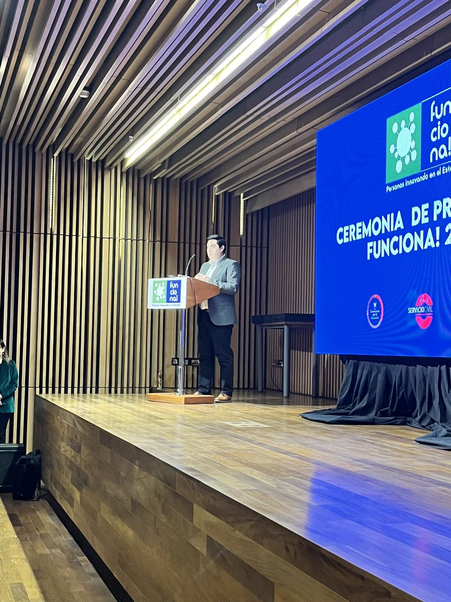 Estamos presentes en la premiación del Concurso Funciona del <a href="/ServicioCivilCL/">Servicio Civil</a> 🥇 Hoy los 18 equipos finalistas de Administración central, servicios regionales y municipios presentarán su iniciativas y el jurado elegirá a los equipos más innovadores del Estado 👏🏼