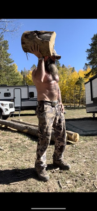 Who else works out while camping?  What else do you like doing in the woods? https://t.co/vijaBuy9Hp