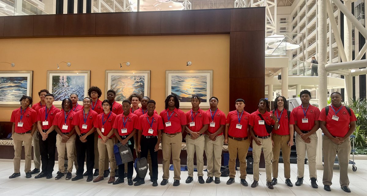 RedtpWku's tweet photo. And after a long day of traveling, the WKU Young Male Leadership Academy students are at the National  @EducatorsRising Conference! #edrising23 #servingourcommunity https://t.co/yhPjUqqC92