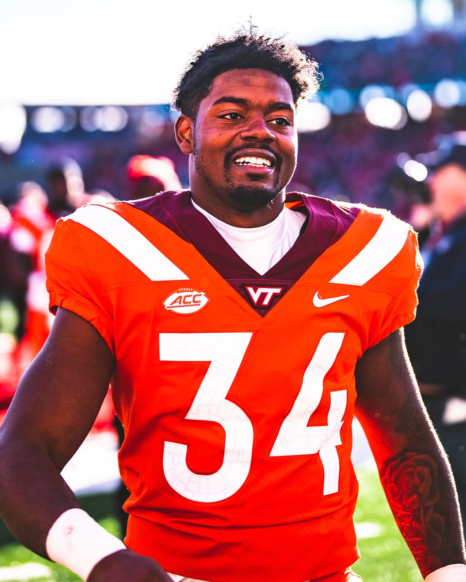 Happy birthday S/O to linebacker Alan Tisdale 🎉

#ThisIsHome