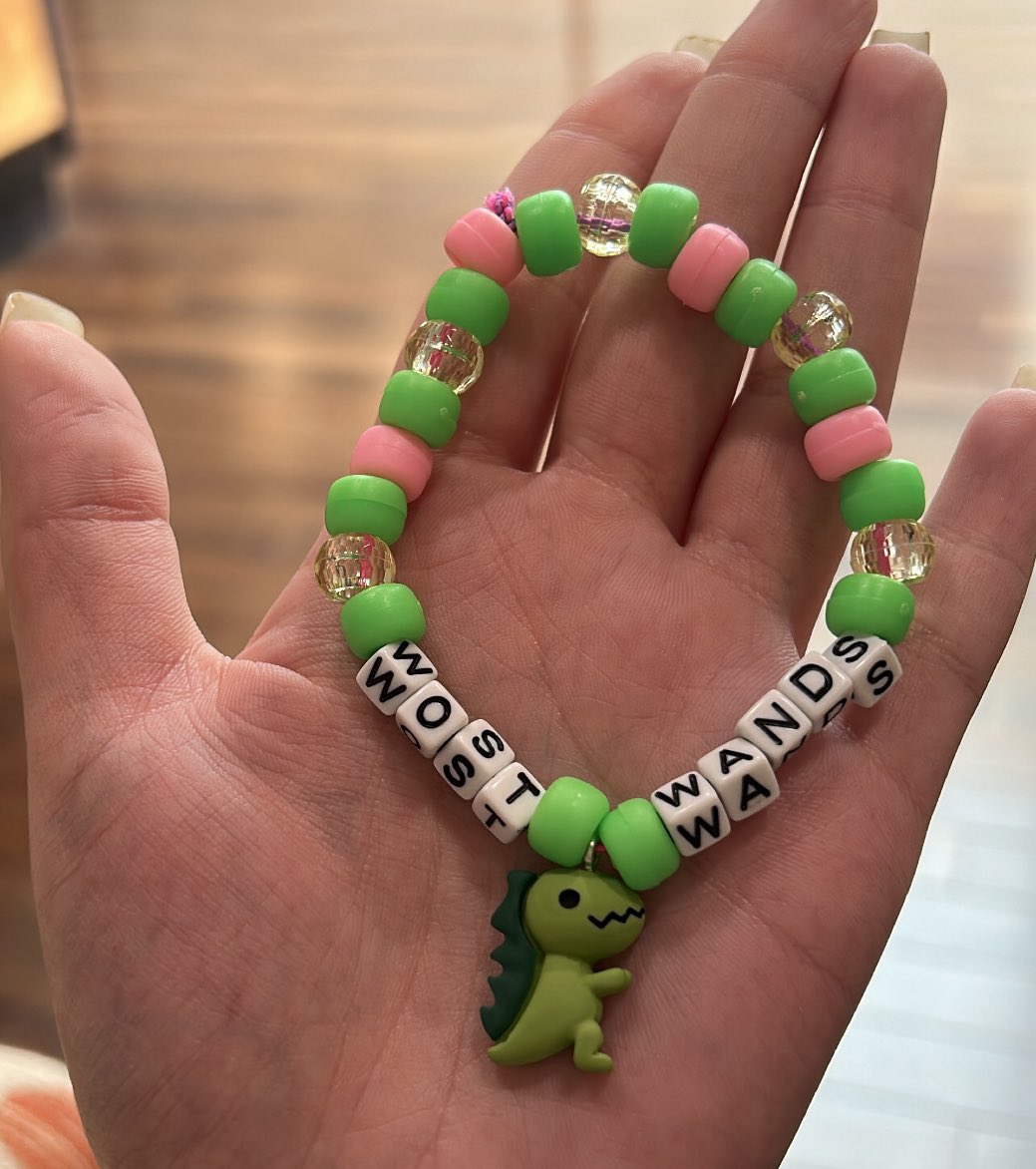 Who’s weady for Wost Wands? 🤭🦖
I’m making a whole bunch of these to trade/give away in September 🥰🫶🏻