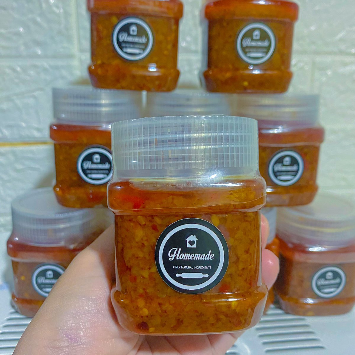 sworry3013's tweet image. WTS LFB 

HELLO EVERYONE! I’M HELPING MY COUSIN SAVE UP FOR HER SON’S SCHOOL TUITION. She’s selling these Homemade Chili Garlic, best paired with Siomai or any dimsum, even rice and noodles too!! Message me if interested. 
#forsaleph #chiligarlic