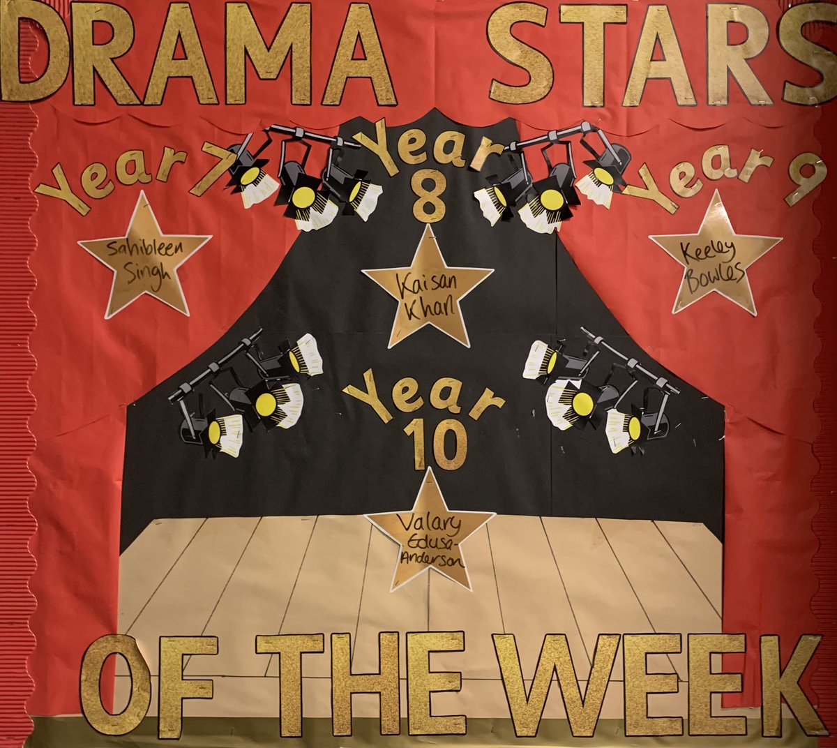 Congrats to all the @MoretonSchool Drama Stars of the Week! Sahibleen for his positive energy in lessons, Kaisan for outstanding characterisation in his assessed performance, Keeley for excellent analysis of professional theatre and Valary for her leadership during rehearsals 🎭