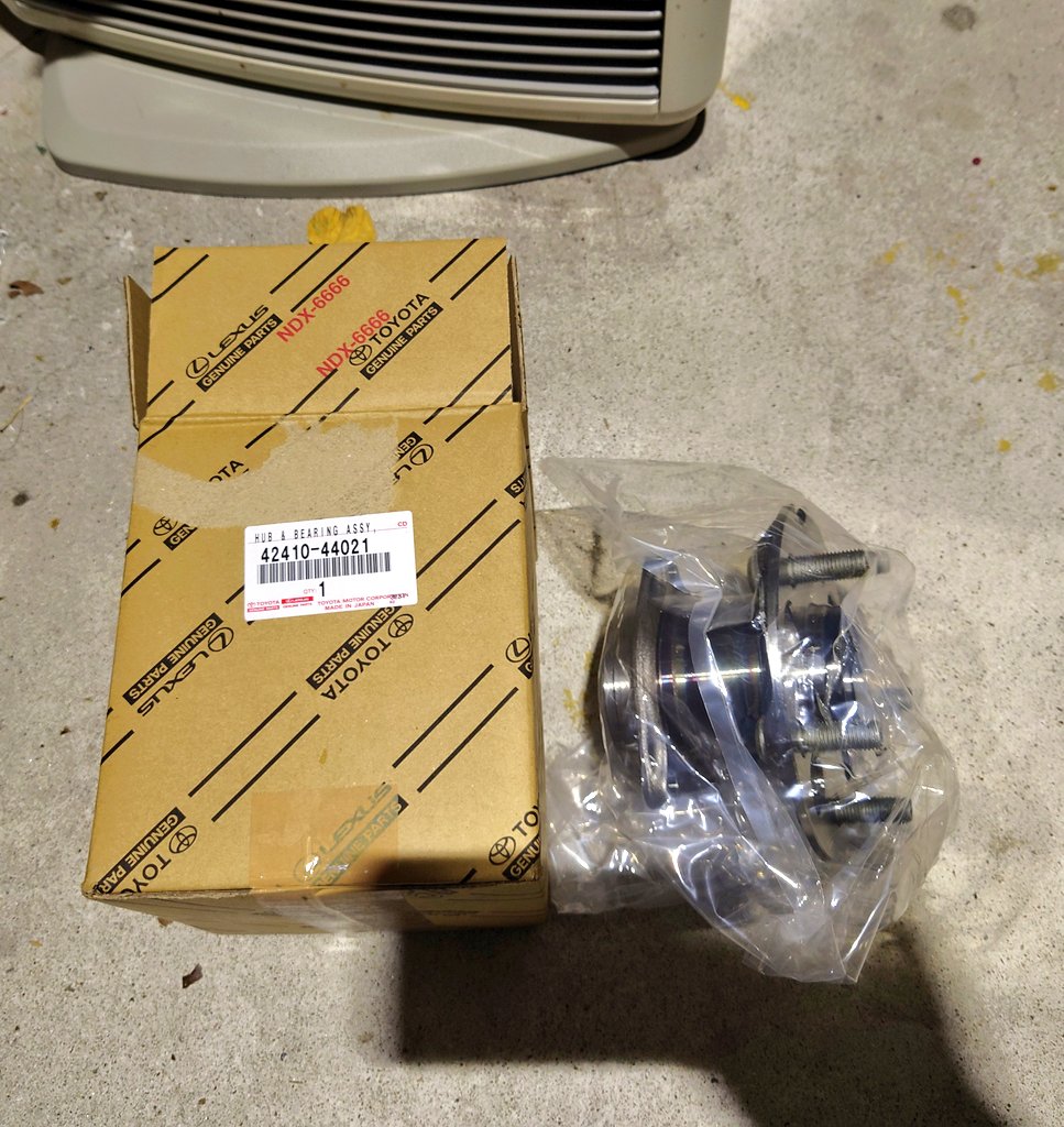 pstudio2525's tweet photo. ハチゴーのリアハブが届きました。アッシーなので交換はラクです。明日できるかな?
動画が撮るよ〜
#ZRR85 https://t.co/n5nGtKCJaq