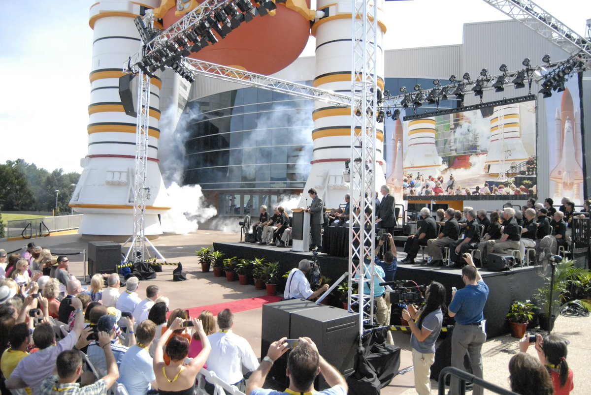 CaptainBJones's tweet photo. #OTD 10 years ago the new Atlantis Exhibit opened to the public!   A huge thanks to the @ExploreSpaceKSC Social Media team for allowing us to be a part of it!  #potd #Atlantis10 https://t.co/VTrwStZK2s