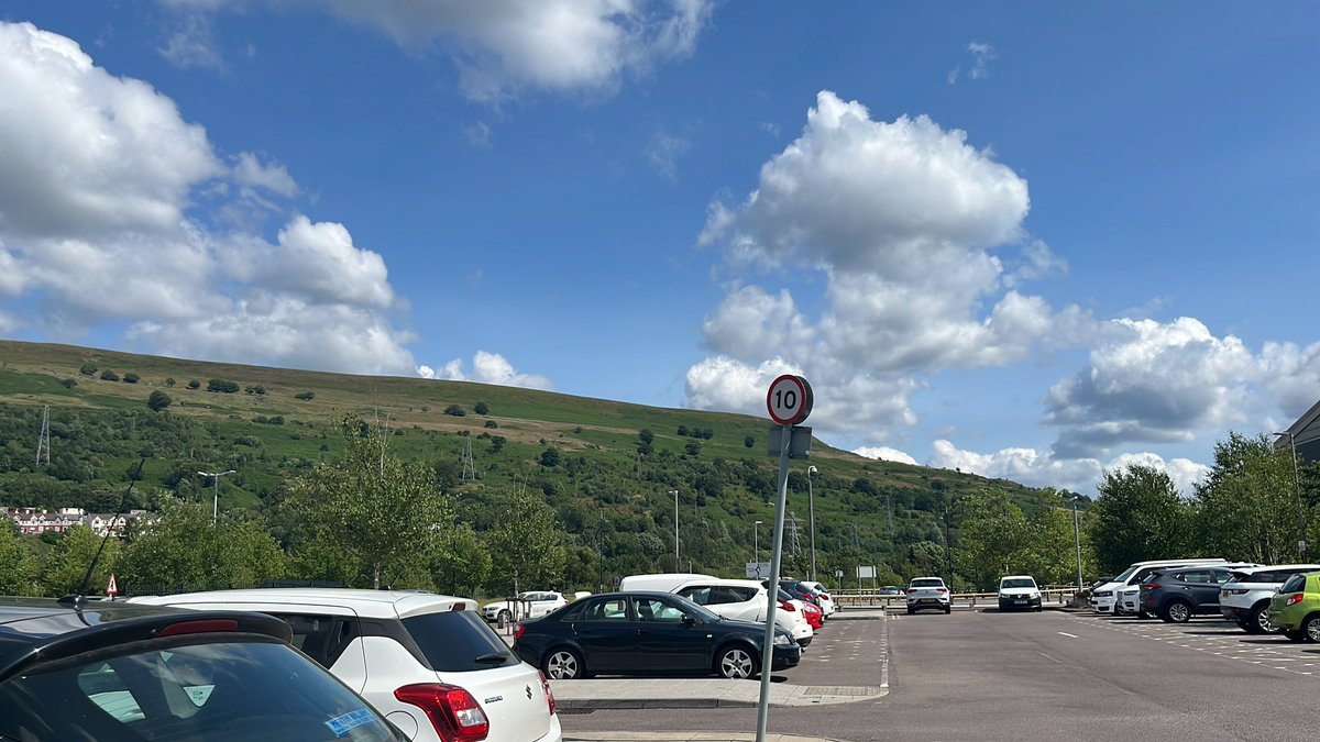 annie_clothier's tweet image. Beautiful day in the valleys @AneurinBevanUHB  blasting out the @foofighters on route……. Bliss @AneurinVascular #spokelife #vascular