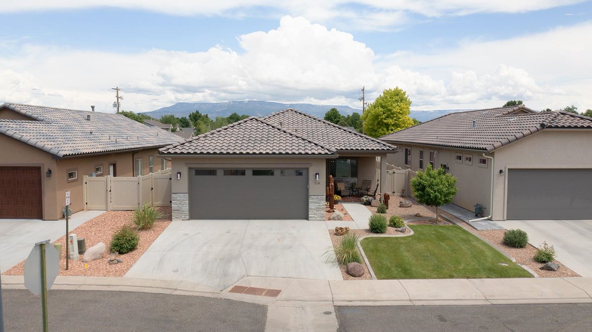 Brayandco's tweet photo. Interested in this property? Contact me to see it in person! #homesforsale  https://t.co/KJLjRA5uOh https://t.co/pwC4mfhReo