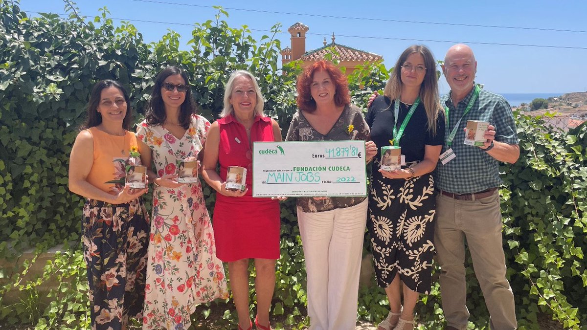 Fundación Cudeca (@cudeca) on Twitter photo El 26 junio presentamos los resultados de las huchas solidarias 2022 (¡+ 41.000€!) y la renovación del convenio anual con Mainjobs (<a href="/Mainfor/">Mainfor - Innovación Tecnológica y Educativa</a>)
👉¿Quieres una hucha solidaria en tu casa o negocio? huchas@cudeca.org-663 083 460
+ info cudeca.org/actualidad/huc…
¡Gracias Mainjobs! El 26 junio presentamos los resultados de las huchas solidarias 2022 (¡+ 41.000€!) y la renovación del convenio anual con Mainjobs (<a href="/Mainfor/">Mainfor - Innovación Tecnológica y Educativa</a>)
👉¿Quieres una hucha solidaria en tu casa o negocio? huchas@cudeca.org-663 083 460
+ info cudeca.org/actualidad/huc…
¡Gracias Mainjobs!