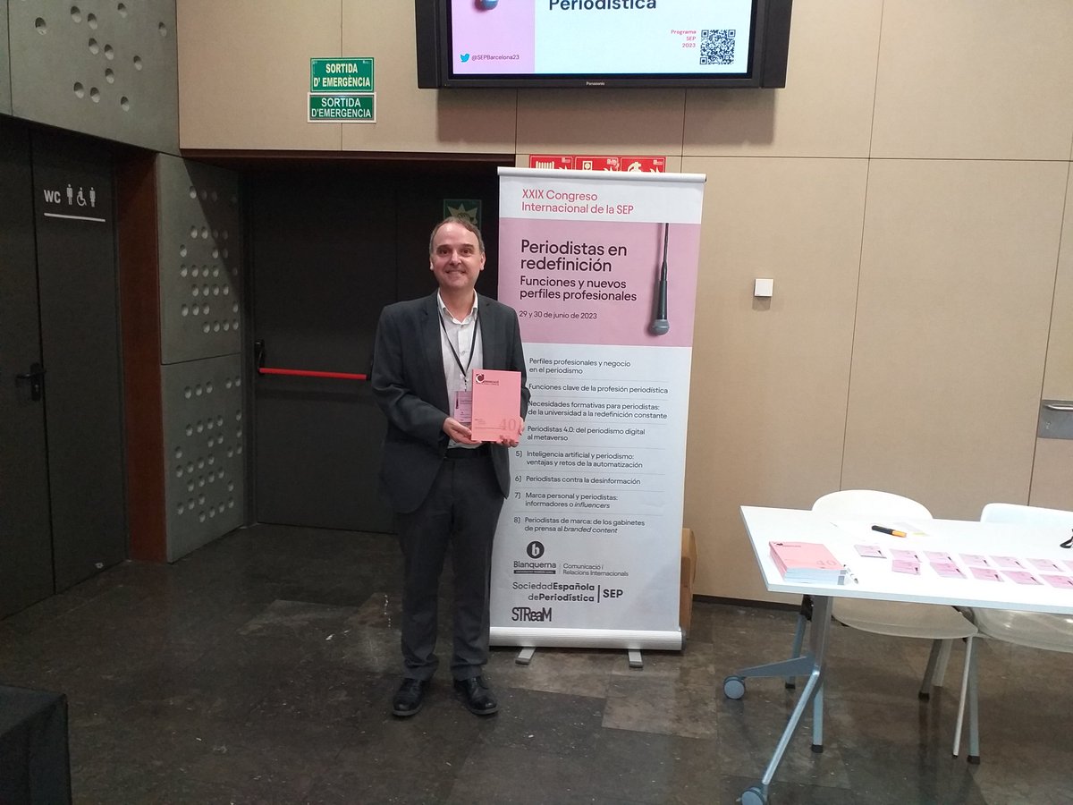 scc_iec's tweet photo. “Comunicació. Revista de Recerca i d’Anàlisi” (Societat Catalana de Comunicació-Institut d’Estudis Catalans), al XXIX Congrés Internacional de la SEP (Societat Espanyola de Periodística)! #periodisme #SepPeriodistica #SEPBarcelona23 #scc_iec #blanquerna #cecable #comunicació https://t.co/Ddy53iBk9p