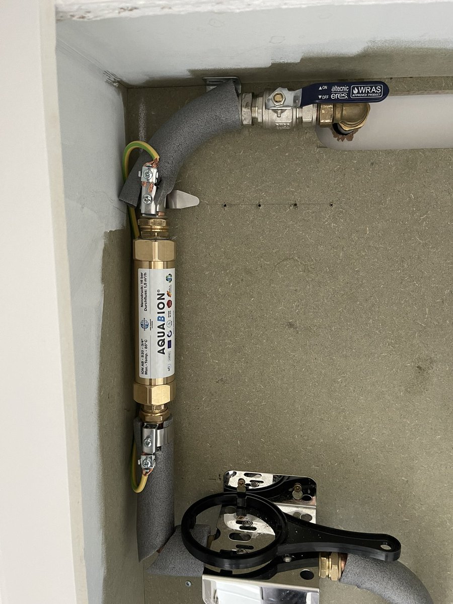 proheat&plumb (@proheatandplumb) on Twitter photo Before and after… aquasana out… <a href="/aquabionuk/">Aquabion UK</a> <a href="/aquabion/">Marc Flettner</a> in together with a 2 stage filtration system supplied by @SilverlineUKLTD Before and after… aquasana out… <a href="/aquabionuk/">Aquabion UK</a> <a href="/aquabion/">Marc Flettner</a> in together with a 2 stage filtration system supplied by @SilverlineUKLTD
