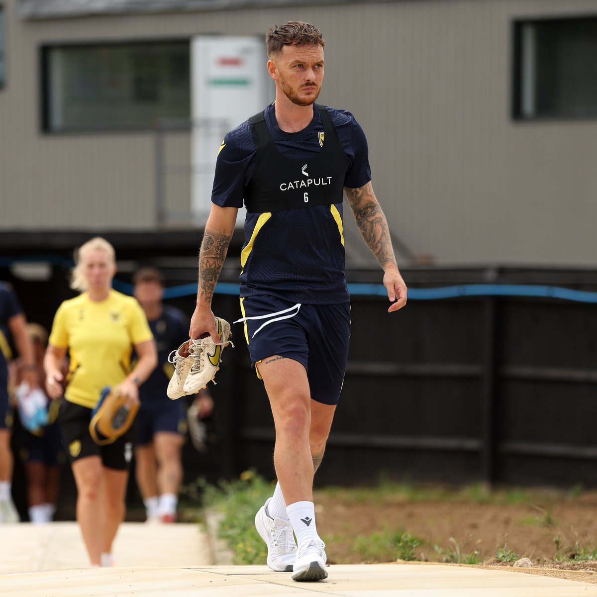 OUFCOfficial's tweet photo. 👋 Afternoon, @JMcEachran20

🟡🔵 #OUFC | #COYY https://t.co/ZP7mrkZVWz