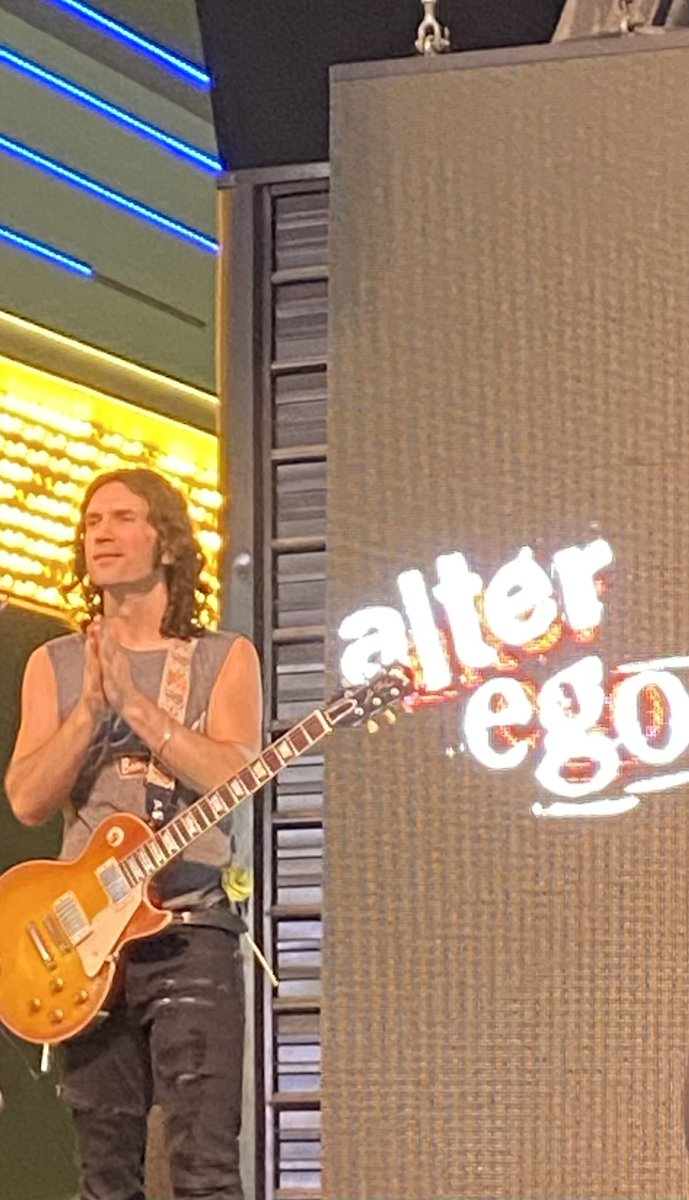 wls_almostthere's tweet photo. Here’s a guitar player on Fremont Street in Las Vegas imitating Johnny Depp too. #Deppstans are acting like weirdos. https://t.co/bHjz11ClU7