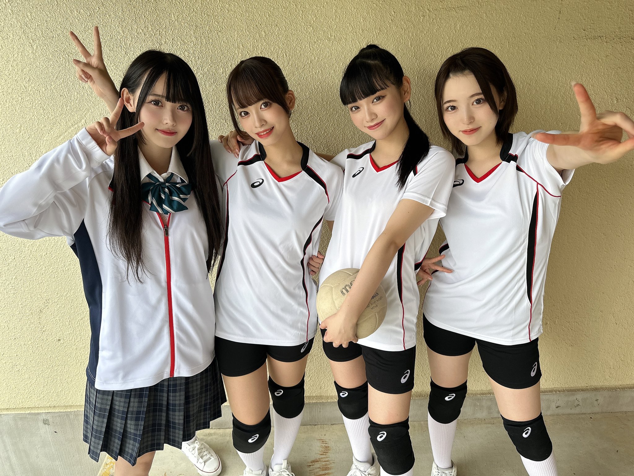 バレーボール 胸 チラ 