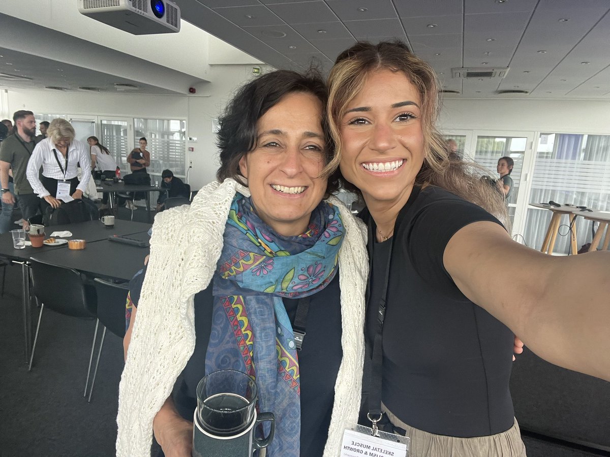 Professor @martamurgia gave a wonderful talk on skeletal muscle fibre proteomics following disuse/inactivity. Astronauts were involved… just wow. 👏🏼 She represents everything I love about science: hard work, curiosity, and rigour. So grateful I got to meet you! 🥰#MuscleCPH2023