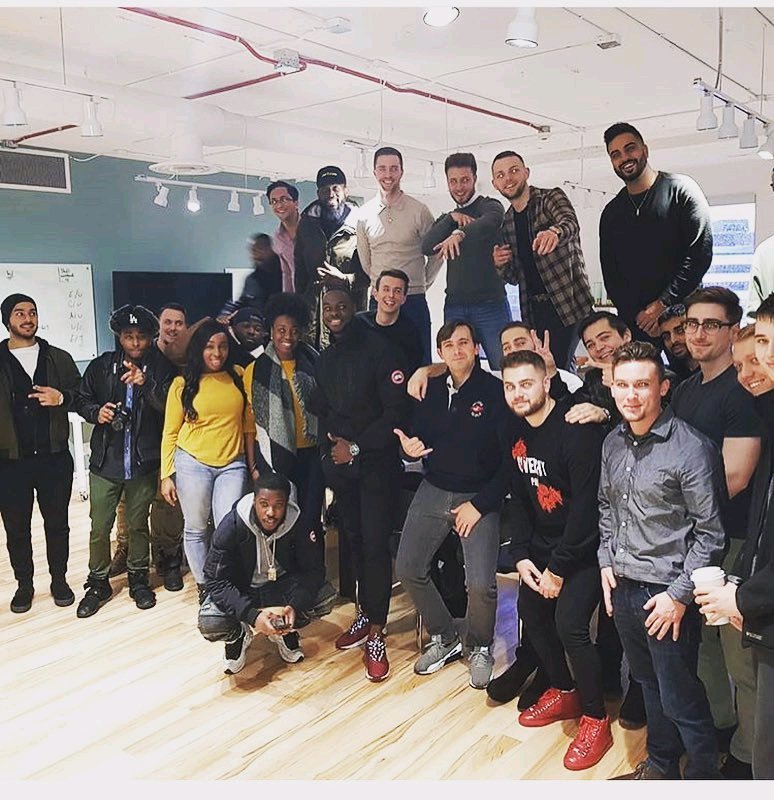 BernieDoran1471's tweet photo. meet lots of people who have been following my analysis for some time now and came through to say hello! Great day #Toronto #everythingfx https://t.co/cCrcLAqBNM