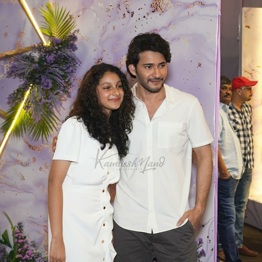 MaheshFanTrends's tweet photo. Superstar at Dil Raju's son 1st Birthday
All eyes on @urstrulyMahesh such a stunner Presence he got 🔥

#GunturKaaram https://t.co/O2fq9u9xlq