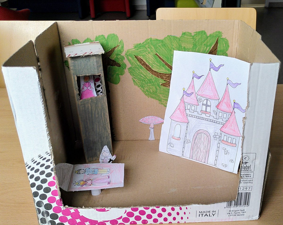BraveMerC's tweet photo. La fin d'année au collège @LaFayette036, ça peut aussi être l'occasion de belles réalisations! Les 6D présentent les maquettes de leurs contes! https://t.co/LbxzoGvfCY