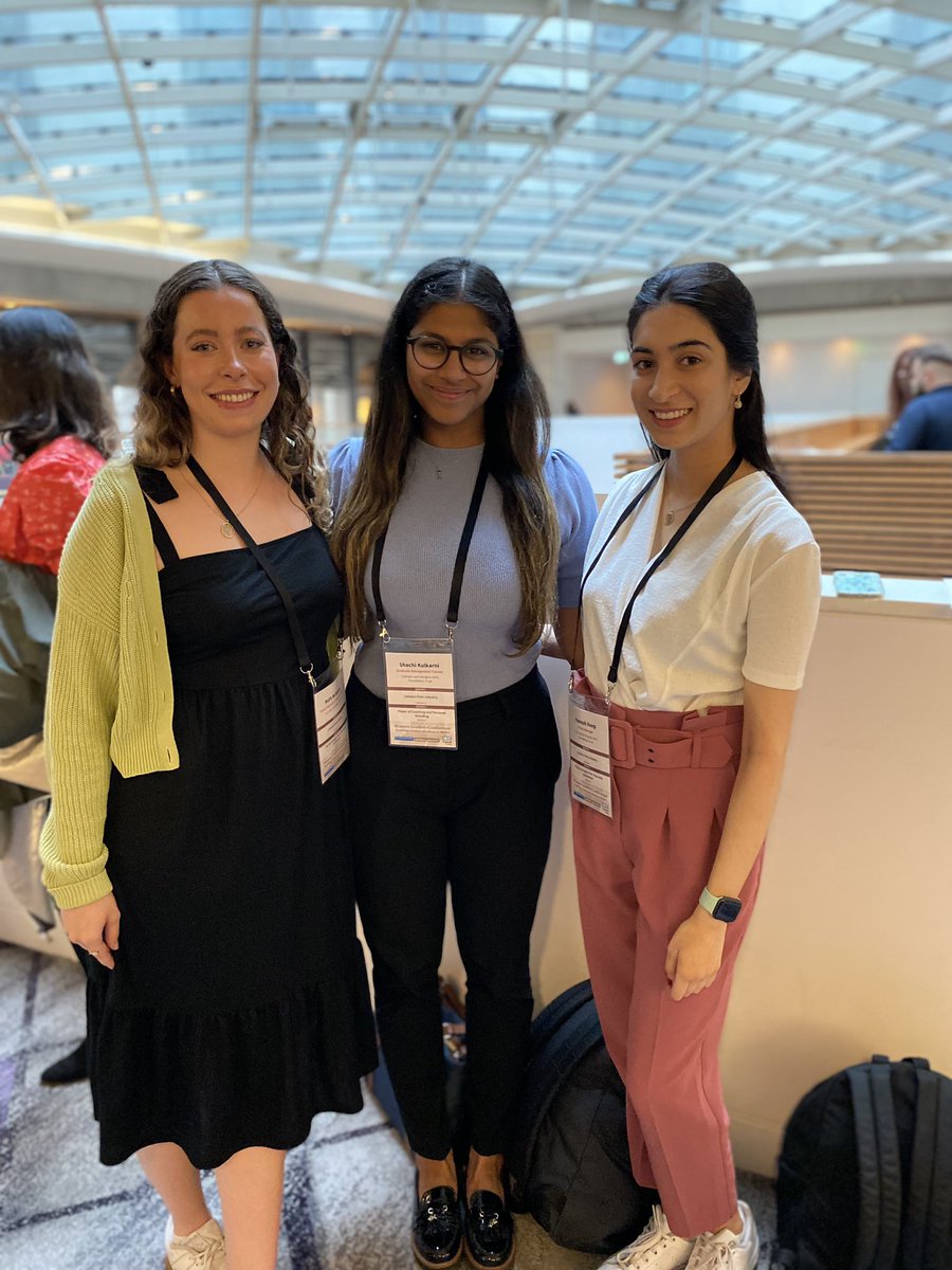 London Leadership Academy💙 tweet media