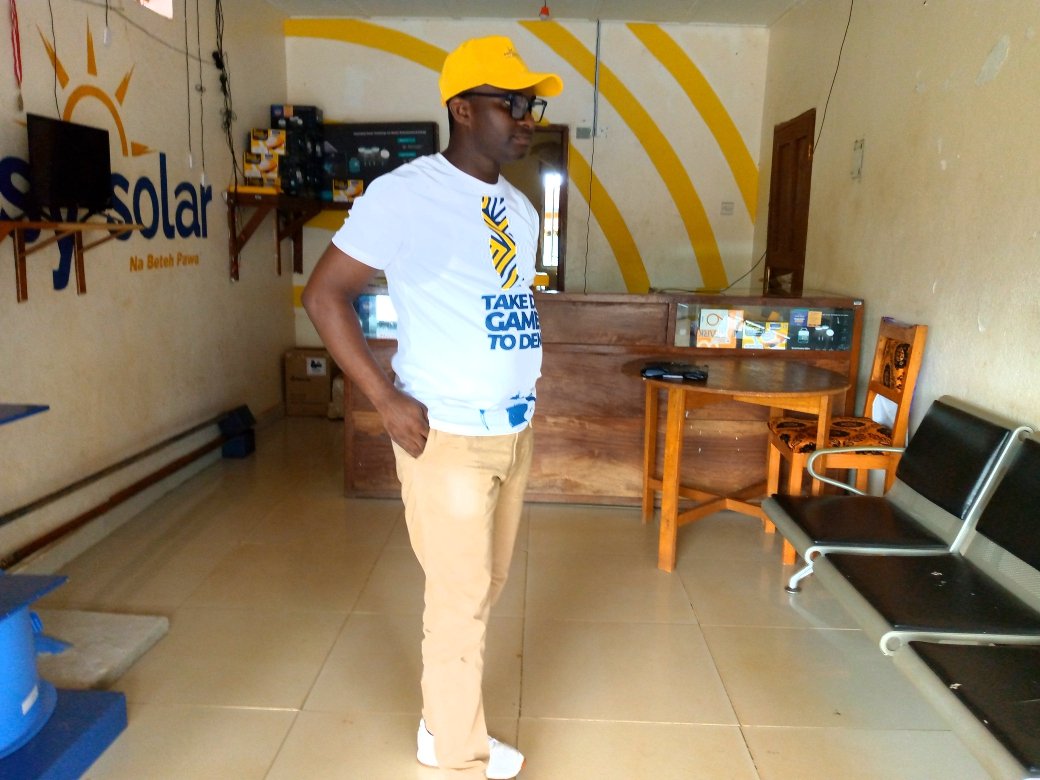 AmbOsmanSouun's tweet image. Back to work #EasySolar after the long-awaited Sierra Leone Presidential, Parliamentary and Local Council's General Elections.

Thanks to Allah for everything.

"Am proud to be an easy solar staff in Sierra Leone!"