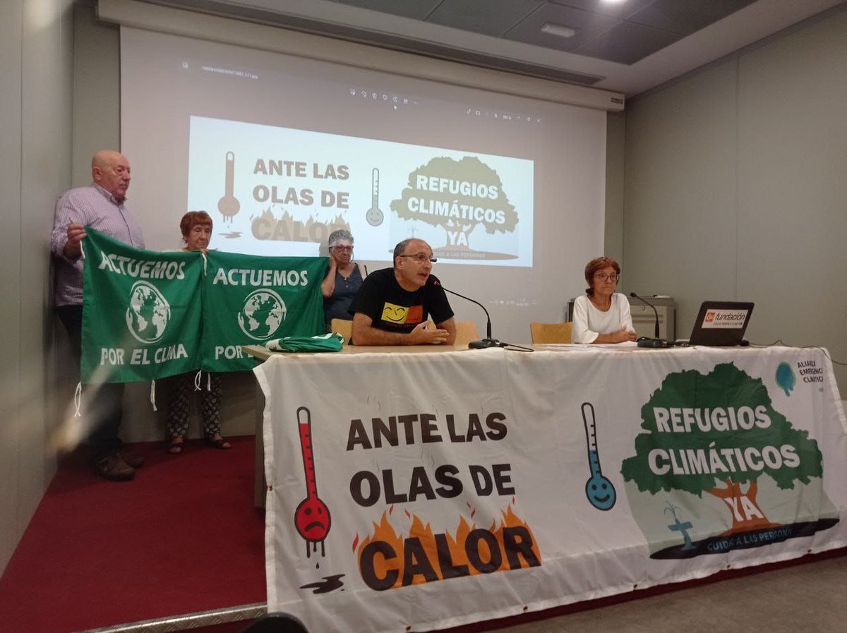 Presentando como <a href="/ecologistaszgz/">Ecologistas en Acción Zaragoza</a> con @aragonAEC la necesidad y obligación del <a href="/zaragoza_es/">AyuntamientoZaragoza</a> de crear una red de refugios climáticos en Zaragoza para mitigar las consecuencias del cambio climático en los sectores más vulnerables