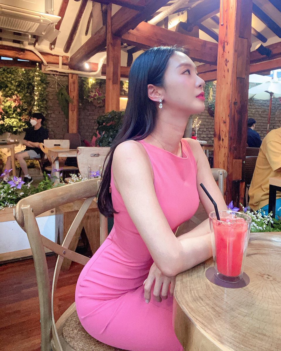 elsa18812's tweet photo. Do you love Asia girl?😘🥰

#USA #bostonfreestuff # https://t.co/kPm0HmdS4x