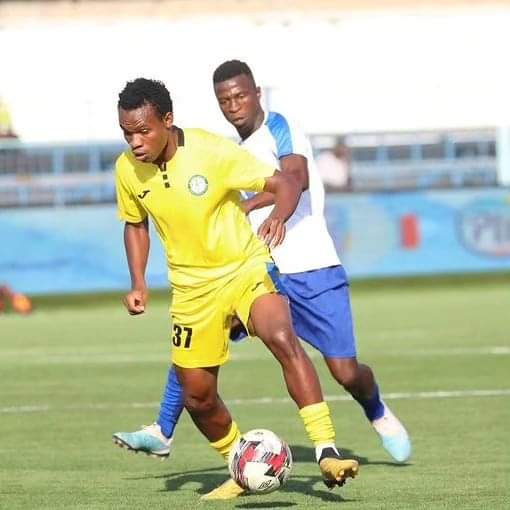 godfreyabely2's tweet photo. Ndugu zangu nimevumilia nmeshindwa hawa under 20 wa Tz mmmmmh! yaan mtu nmesoma nae sasa hivi naelekea muongo wa 3 yeye under 20 🤣! https://t.co/YqayH1qjFC