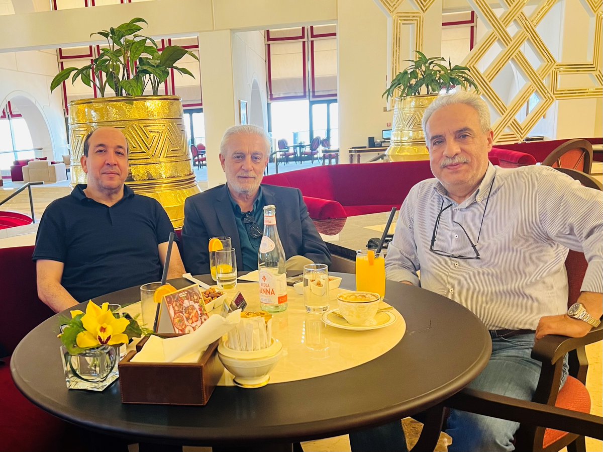 محمد كريشان (@mhamedkrichen) on Twitter photo جلسة أخوية مع تسيير علّوني لتوديع عبد الصمد ناصر بعد 26 عاما في "الجزيرة".. نتمنى له كل التوفيق والنجاح في مسيرته المهنية والشخصية في وطنه وبين أهله في المغرب الشقيق.
<a href="/NacirAbdessamad/">عبد الصمد ناصر</a> جلسة أخوية مع تسيير علّوني لتوديع عبد الصمد ناصر بعد 26 عاما في "الجزيرة".. نتمنى له كل التوفيق والنجاح في مسيرته المهنية والشخصية في وطنه وبين أهله في المغرب الشقيق.
<a href="/NacirAbdessamad/">عبد الصمد ناصر</a>