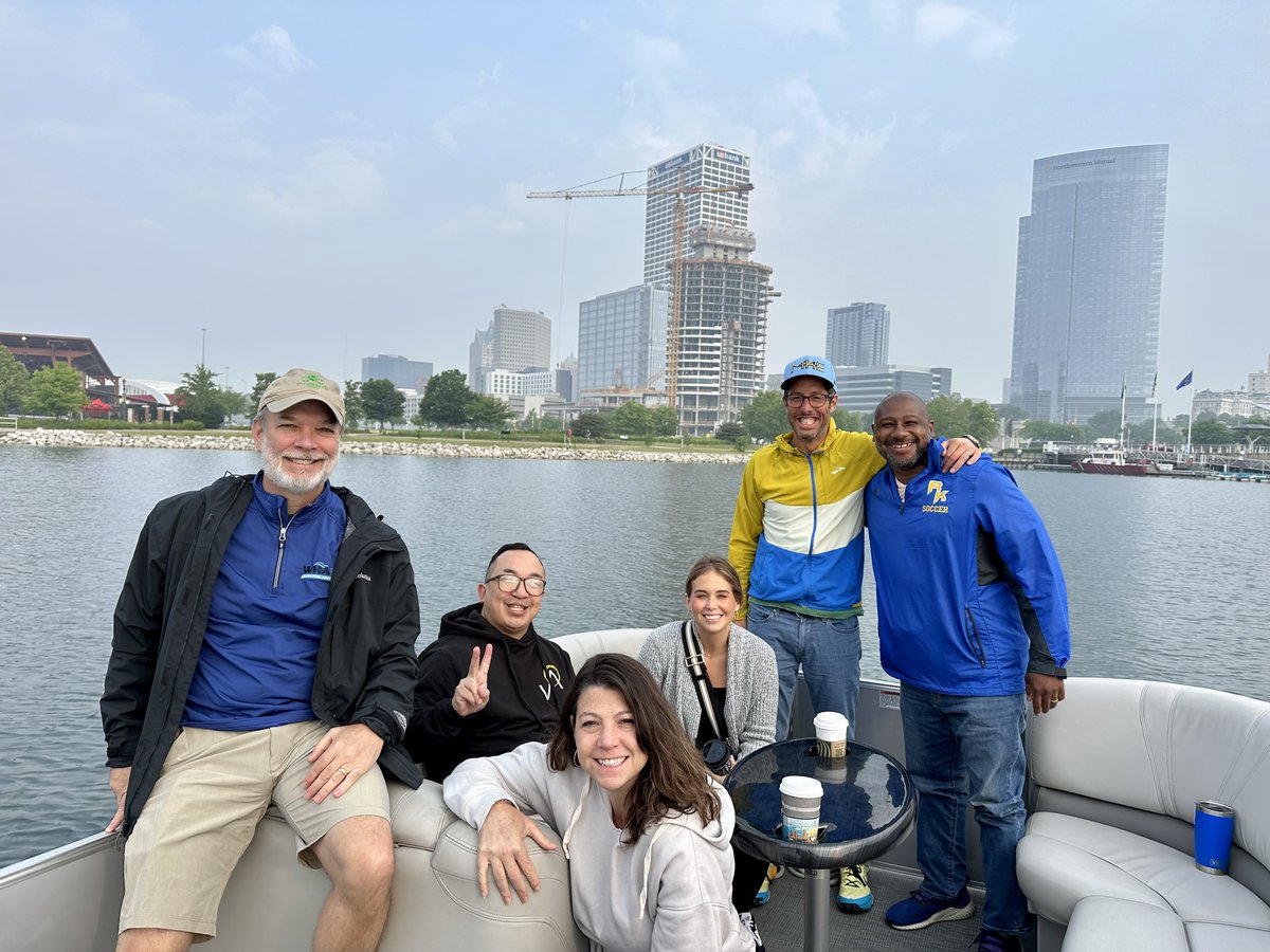 erikk292mke's tweet photo. Early Morning Boat Full of Scallywags per @Ian_Mke :)! #VisitMKE #OneMilwaukee #MyMKE https://t.co/zEFLZhIShJ