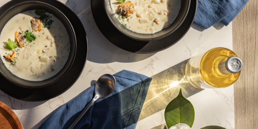 StSupery's tweet image. Prepare a New England Clam Chowder with our Dollarhide Estate Sauvignon Blanc this summer. Get the recipe: bit.ly/3NgcrFv 

#stsupery #recipe #clamchowder