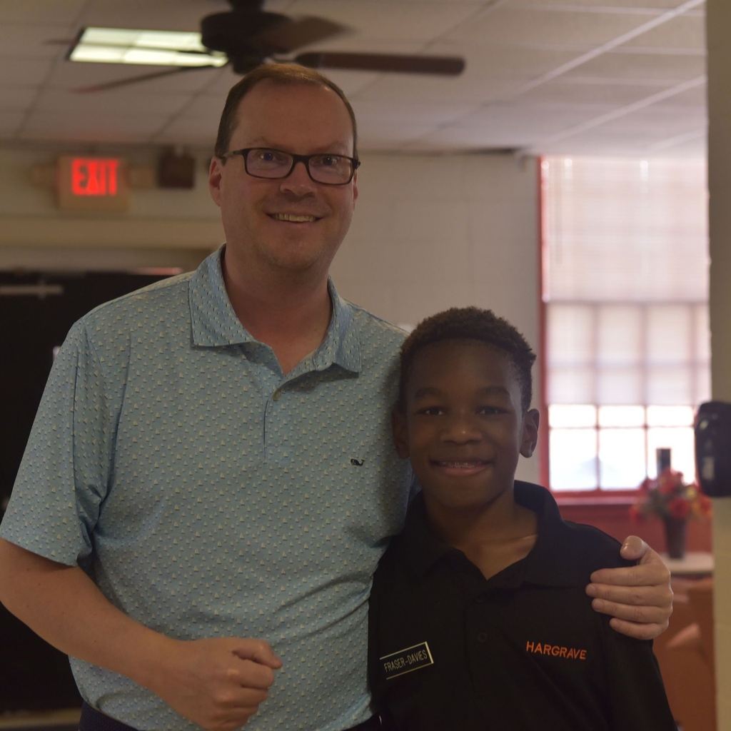 HargraveTigers's tweet photo. There's more to #HargraveSummerProgram than sports and academics. It's about mentorship and inspiring young minds to aim high. A great mentor inspires every great achiever. #MentorshipMatters #BeMore https://t.co/Fh8pP6Owkt