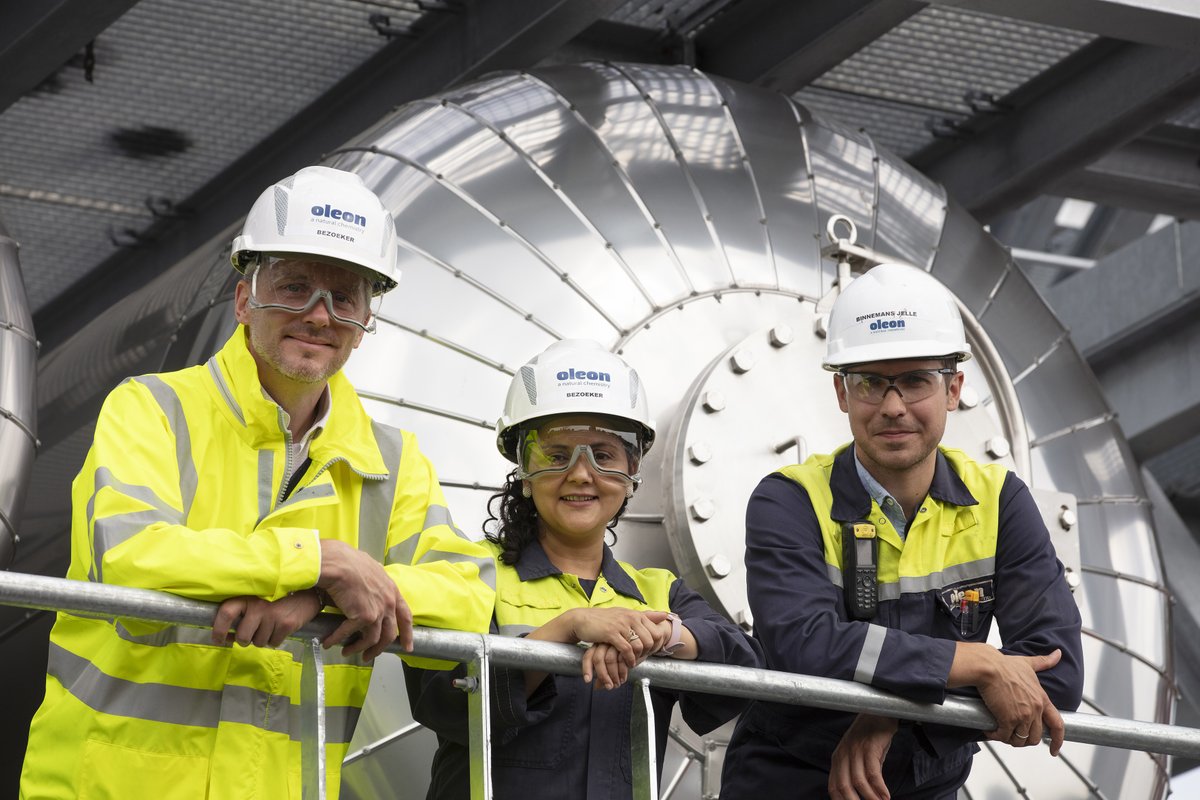 Avril's tweet photo. Au cours des dernières années, les employés et ingénieurs #Oleon ont travaillé à la construction de cette usine d'estérification enzymatique, les connaissances accumulées permettront d'envisager des investissements dans les usines Oleon du monde entier. Crédit photo : Leyla Hesna https://t.co/neAkeNUFvK