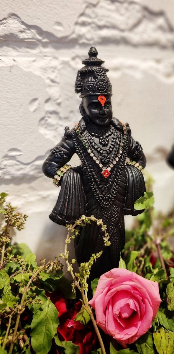 सोहळा जमला आषाढी वारीचा । सण आला पंढरीचा ॥ मेळा जमला भक्तगणांचा । ध्यास विठुमाऊलीच्या दर्शनाचा ॥ 🚩

देवशयनी आषाढी एकादशी निमित्त सर्वांना मंगलमय शुभेच्छा!🙏🏻

।।श्री जय हरी विठ्ठल।। 🚩
#महाएकादशी