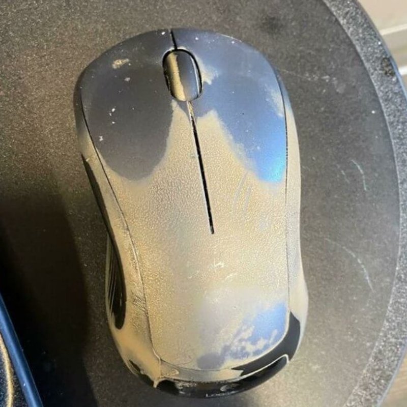 hippo_report's tweet photo. Pictures taken on the job by tech support people who aren't making close to what they should be making to deal with that.