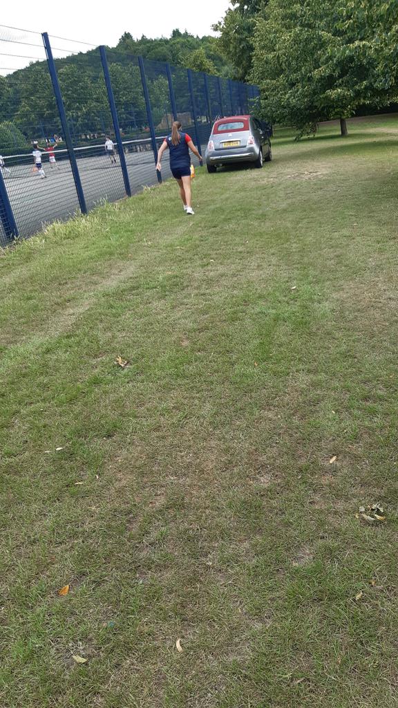 ReigateWalker tweet media