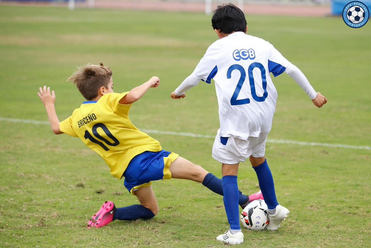 ¡Qué tales fotitos eh! 😎👟⚽ 📸 #CopaRegatas @ClubRegatasLima

#fútbol #partido #soccer #match #futbolformativo #soccertalent #youthsoccer #footballmatch #futbolhighlights #trusttheprocess #mindset #grassrootsfootball #hardworking #deportista #athlete