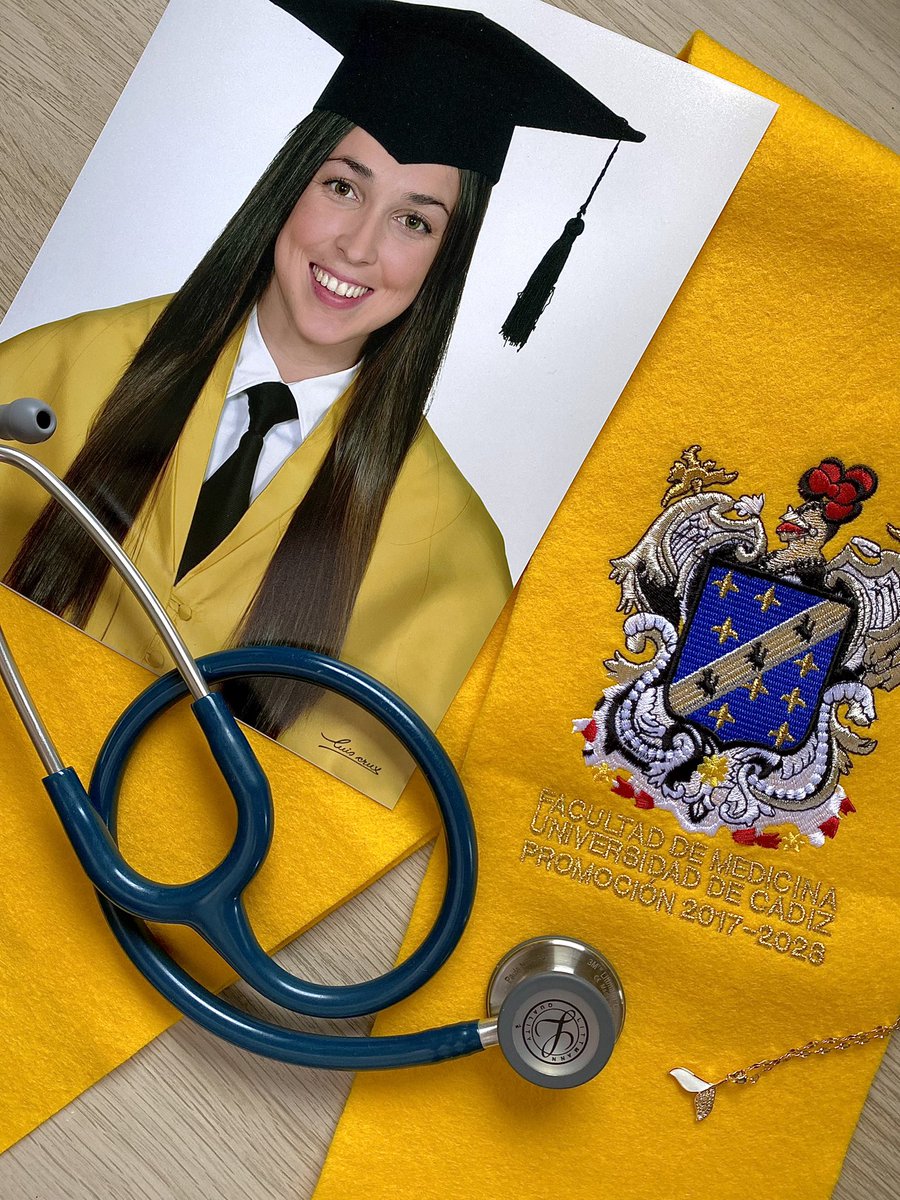 pauunolasco_'s tweet photo. Ahora si, gracias 🩺🎓 https://t.co/c71zBLEsWS