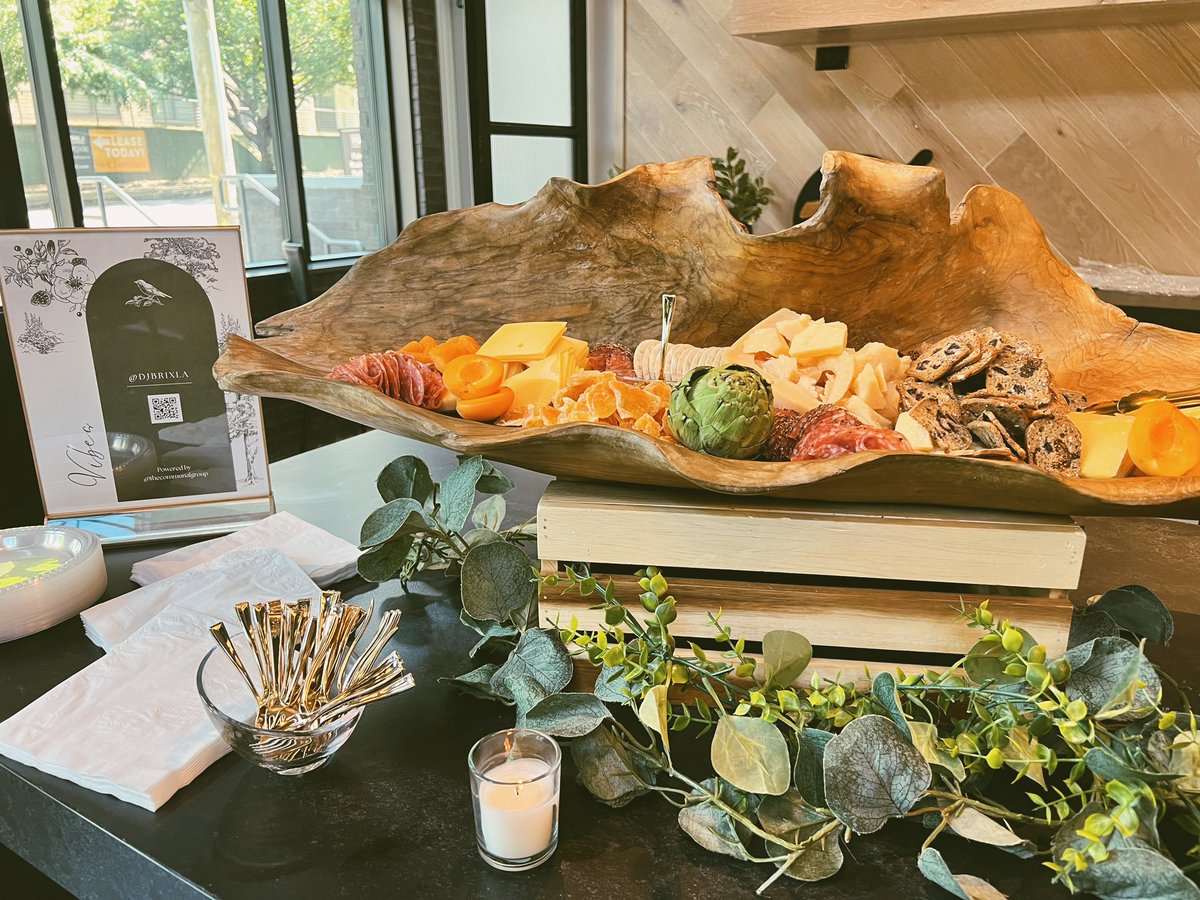 communalgroup's tweet photo. We had a BLAST at this beautiful #Wine Social.

#multifamily https://t.co/QGeJ6ikfo8