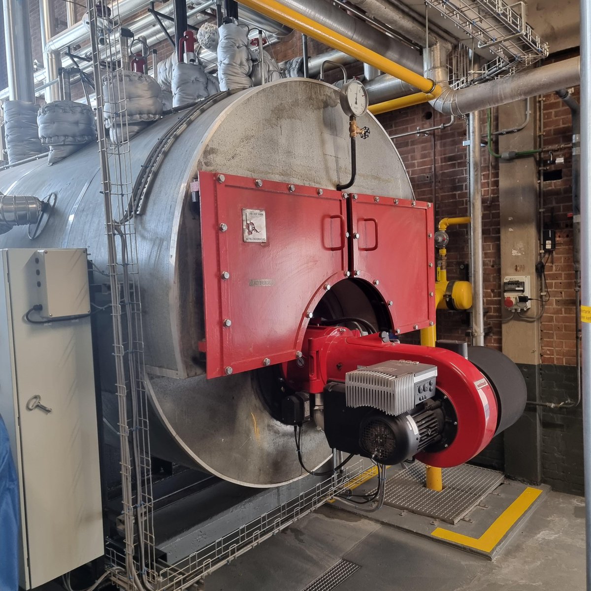 BregjeatWork's tweet photo. Door installatie van een speciale elektrische ketel kan @Verstegen gas ingerichte processen omzetten naar elektrisch. Begin 2023 zijn zij uitgeroepen tot winnaar van de EZK Energy Award 2022. Vandaag waren we op bezoek. https://t.co/wnpPlydX5Y #Duurzaam#Energie#Besparen @MKBNL https://t.co/gMW5VHgLlu