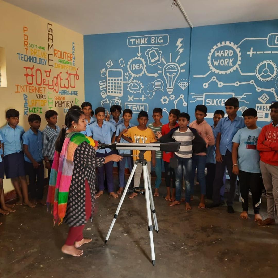 sserd_org's tweet photo. Liferay India and Darpan Foundation joined hands to organize an awe-inspiring #astronomy session at Devarachikkanahalli Government School. 🏫🌠 Supported by  #SSERD, the event took #students on an interactive journey through the vast universe, leaving everyone spellbound. https://t.co/QCj94p9H90