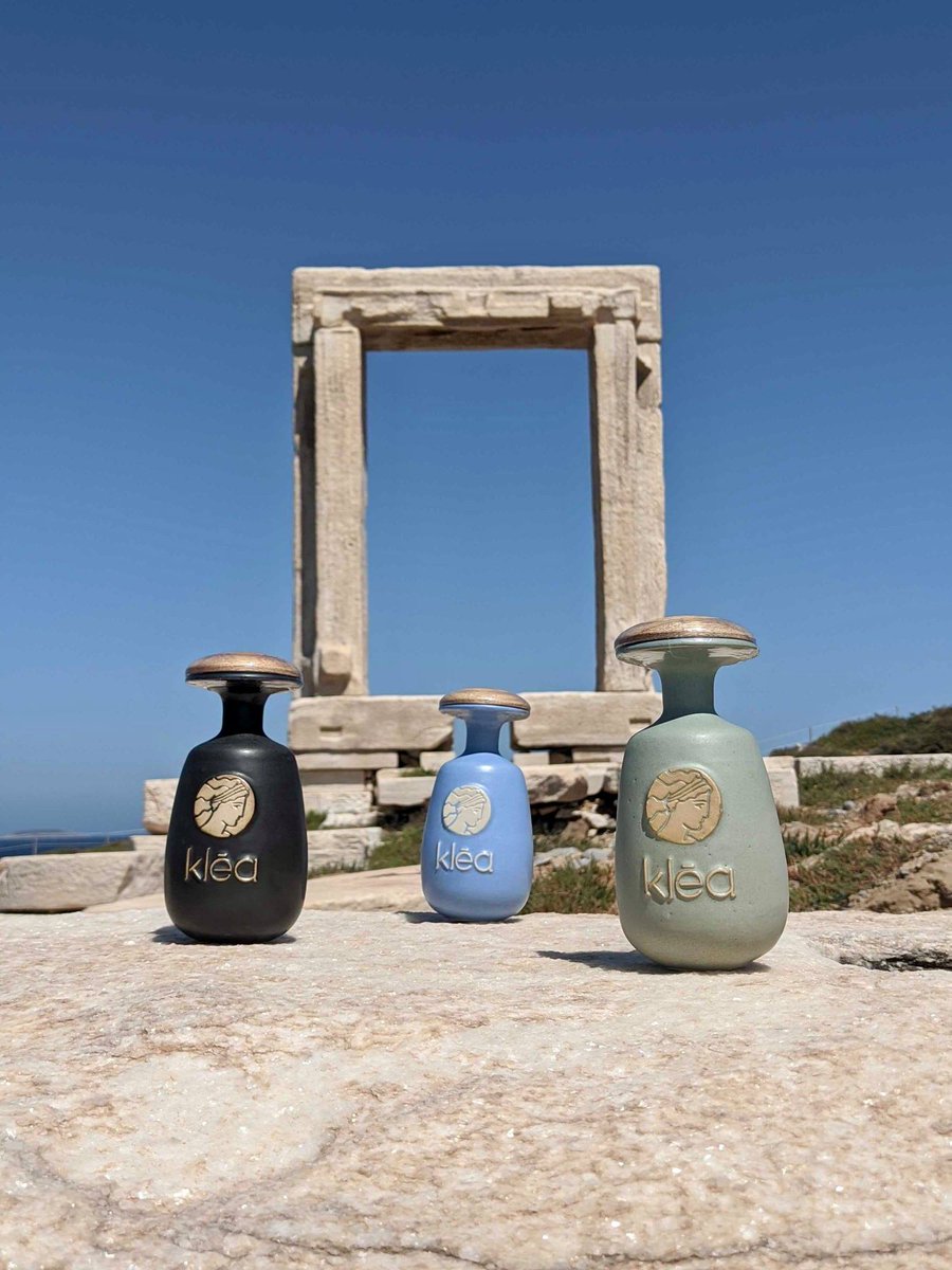 grecoroots's tweet photo. We are happy to announce new extra virgin olive oils arrivals!😃Premium olive oils in a handmade ceramic bottle with an olive wood top!! Each bottle hides its own secret flavor, olive oil variety and its own unique profile. 🥰#extravirginoliveoil #grecoroots #qualitygreekproducts https://t.co/hFc1RWYLUn