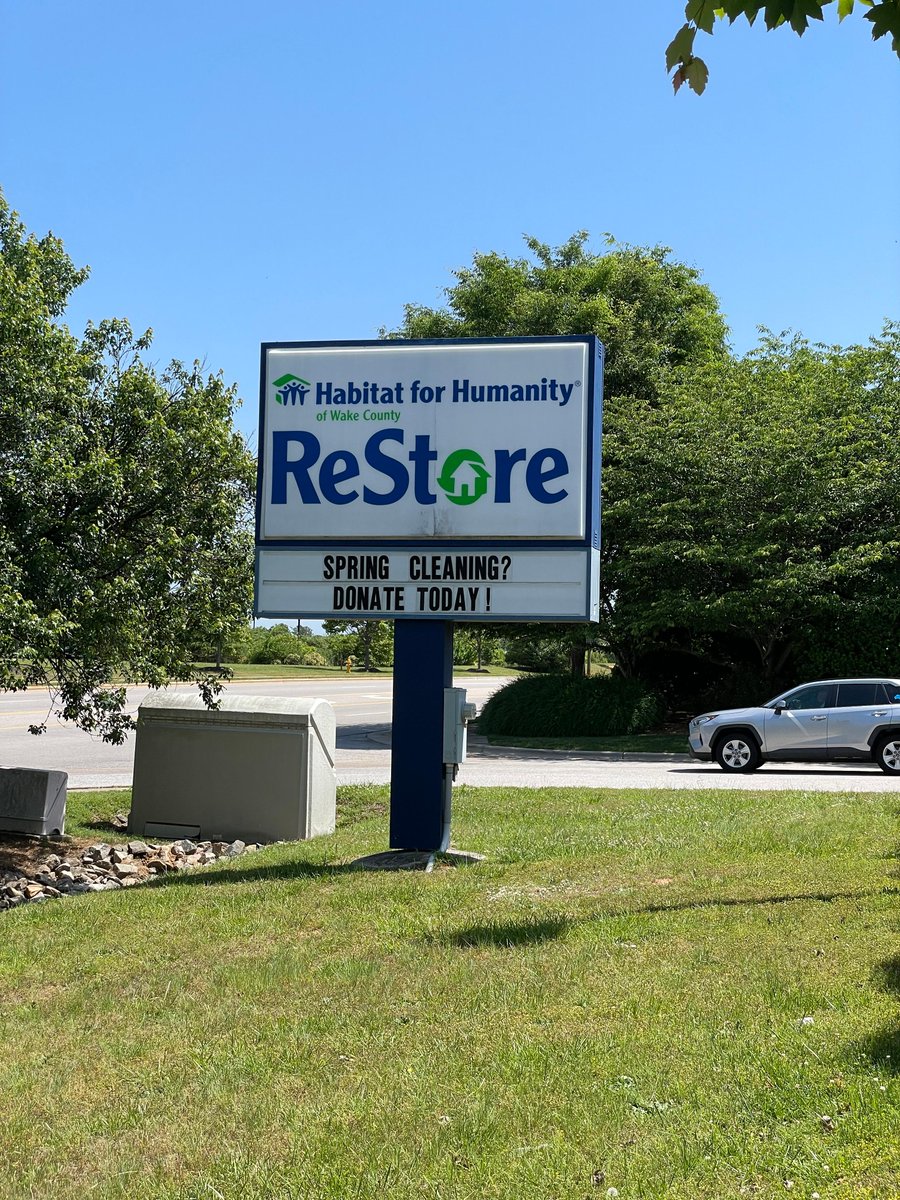 hivemarketing's tweet photo. Making a difference in the world is a core value for our company and our team, we all got a chance to come together spend some hands on time volunteering at Wake County's #HabitatforHumanity restore. Make great things happen by working together! #volunteer #springcleaning https://t.co/4vq7PLDkqg
