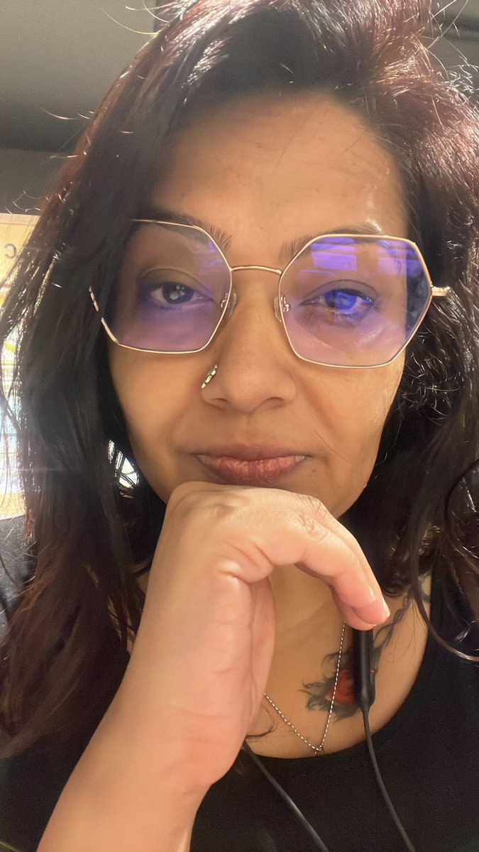 shilmishra's tweet photo. @Lenskart_com so disappointing it is to pay a bomb for the #newpremiumnightdrive lenses with john jacob frames and I look like the most wanted #Avataar in Bengaluru. PLEASE STOP SELLING THESE SAYING THIS IS GREAT FOR SELFIES https://t.co/3gbawZxa9t