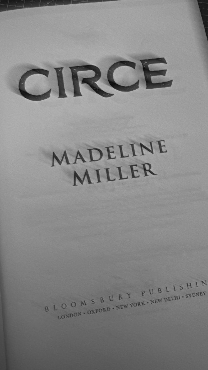 luneillei's tweet photo. 📖 — currently reading

☾ circe ☽ 
by madeline miller https://t.co/BDx9GI41aC