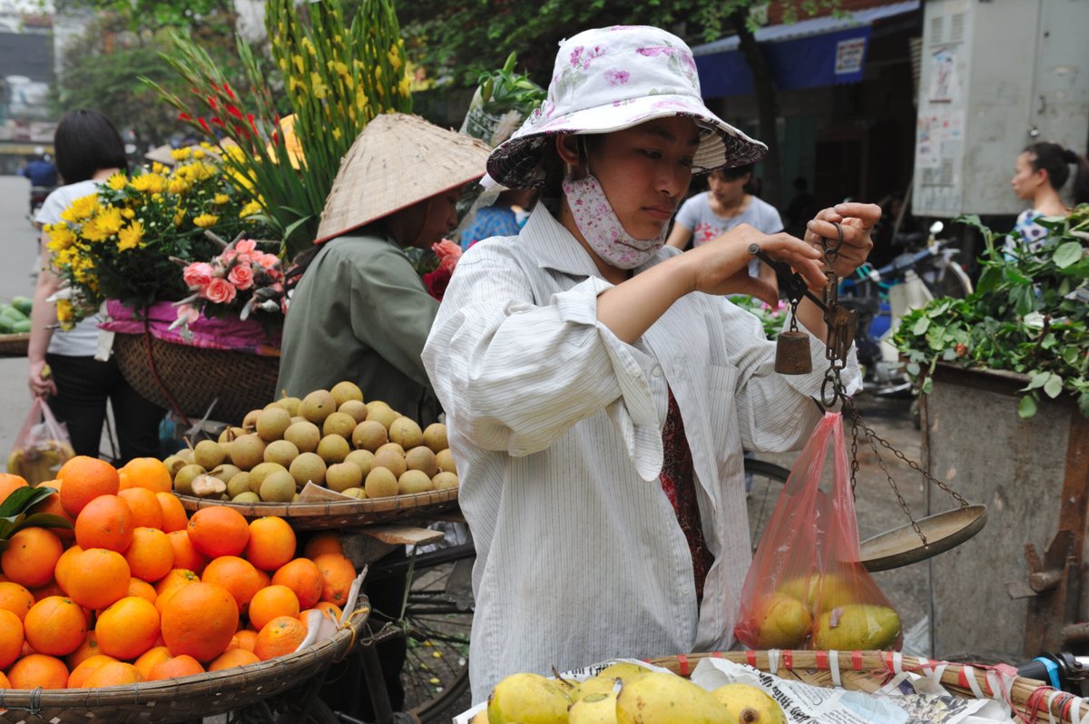 Transforming food environments: Empowering fruit and vegetable vendors in Viet Nam and Nigeria for a healthier future buff.ly/3Nzi3uQ