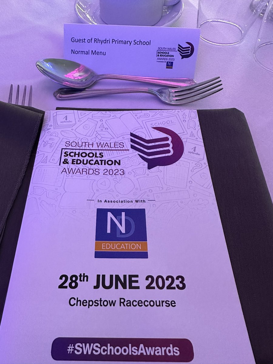 Lovely time last night at #SWSchoolsAwards 💚